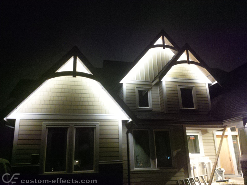 House exterior peak lighting deals